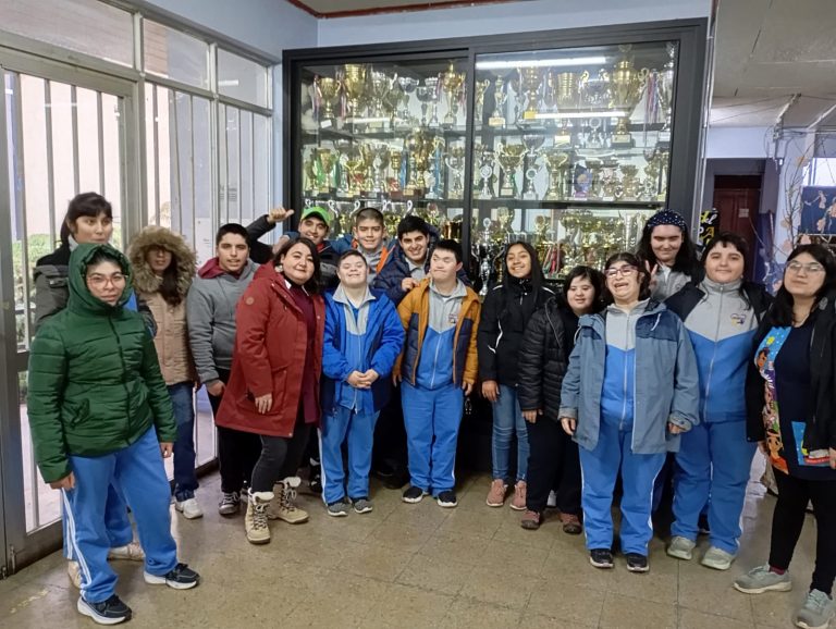 Visita de la Escuela CELIPRAS a la Biblioteca CRA en el Mes del Libro