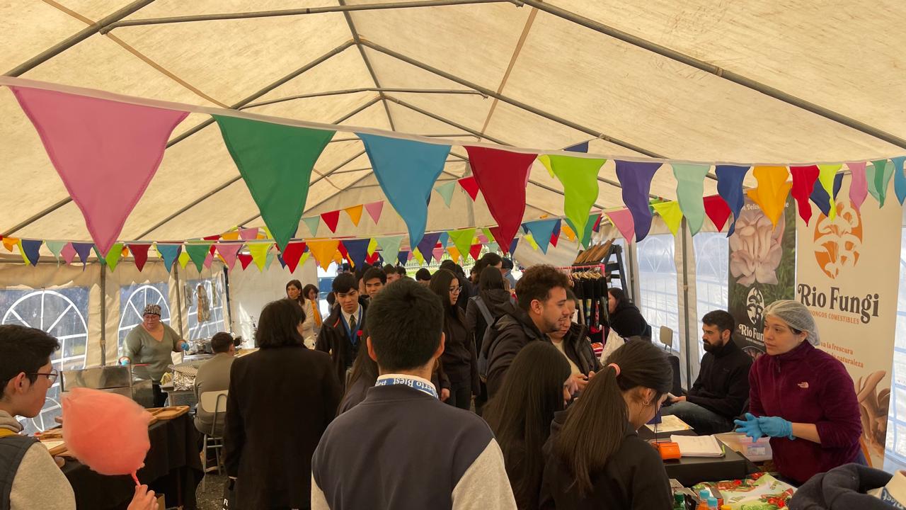 EXITOSA FERIA DE EMPRENDIMIENTO 2025: Haz ruido con tu emprendimiento