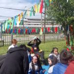 Michell y Natalia en Kamishibai