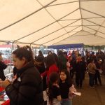 Visitantes a la Feria con anfitriones